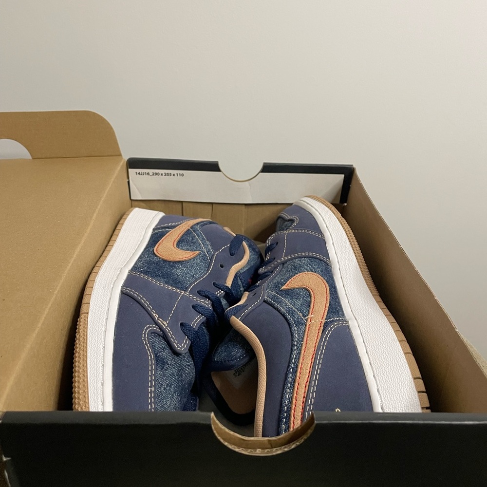 Air Jordan Low “Denim” Navy Blue Sneakers Size 6.5 Boys, Size 8.5 Women’s - Picture 16 of 16
